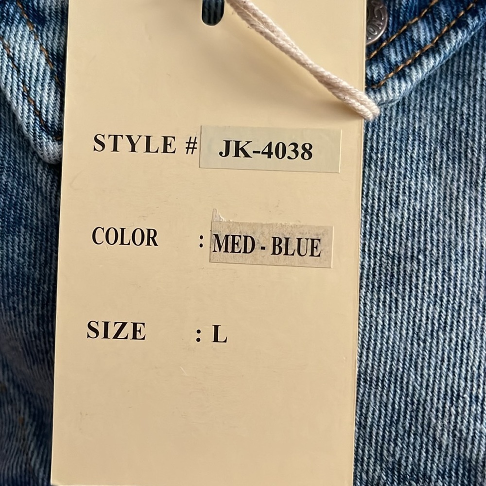Women's Oversized Destroyed Denim Jacket - Picture 14 of 14